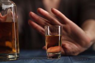 Interakcje leków z alkoholem – wskazówki dla farmaceuty