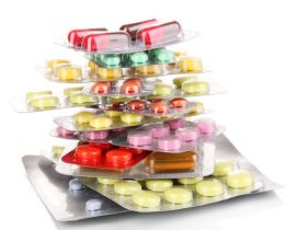 Czy farmaceuta ma prawo odmówić sprzedaży leku, który jest dostępny w aptece